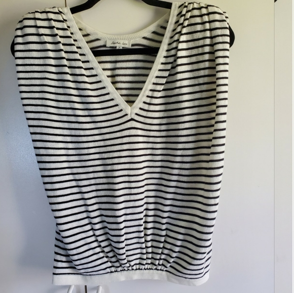 Another Love‎ Dara Padded Shoulder Top. - Picture 3 of 10